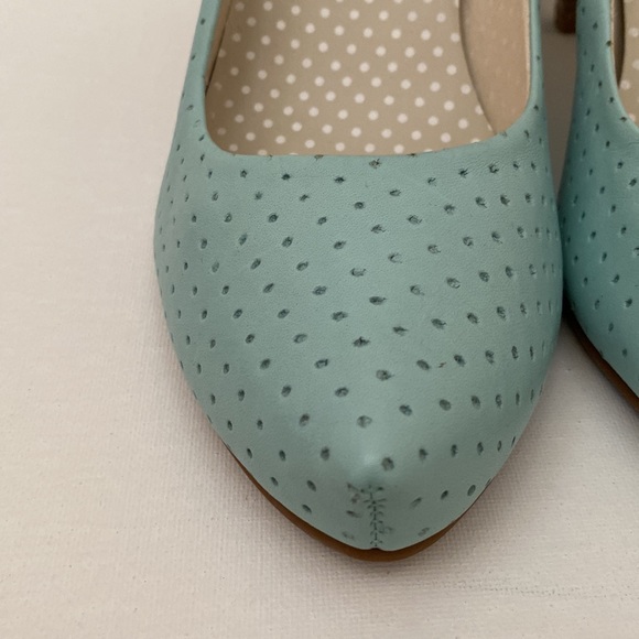 NIB Vida Leve BeSoft Light Blue Leather Heels Made in Brazil - Size (39) US 7 - Picture 4 of 12